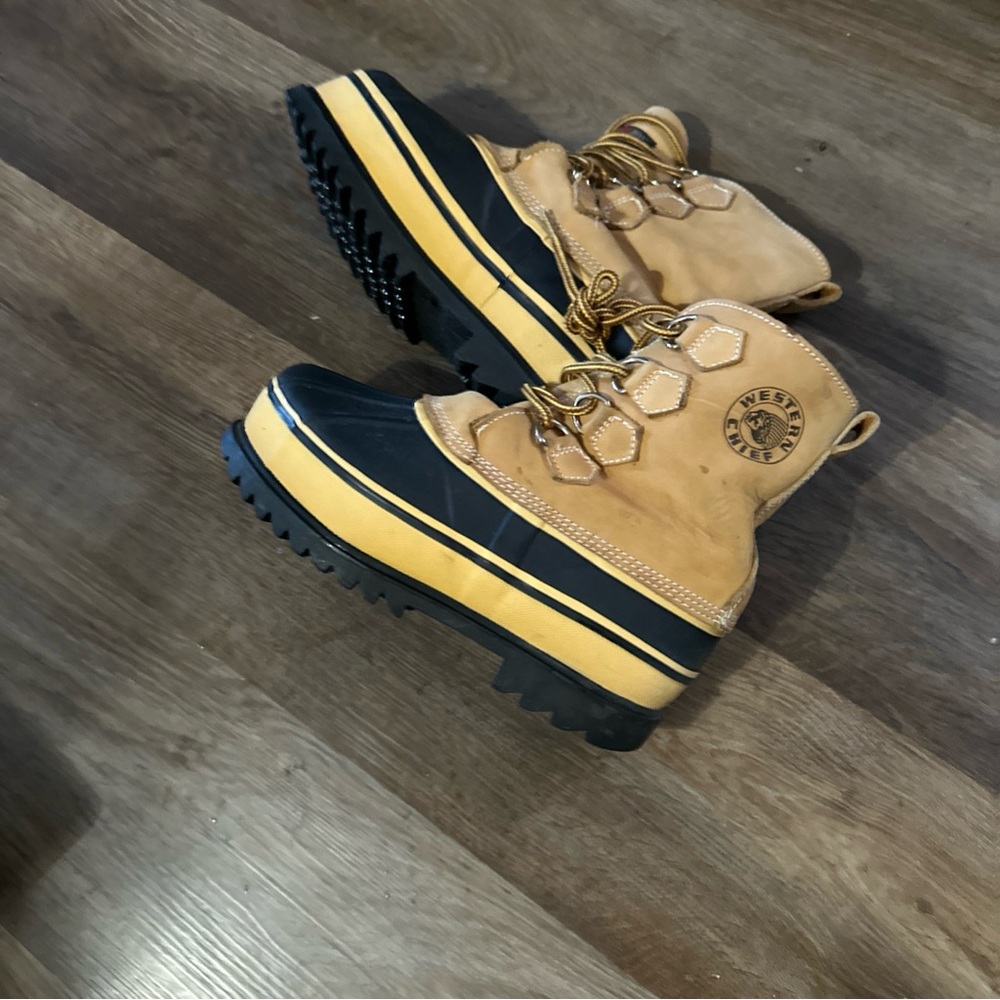 Western Chief Tan and Black Men's Boots  no liners